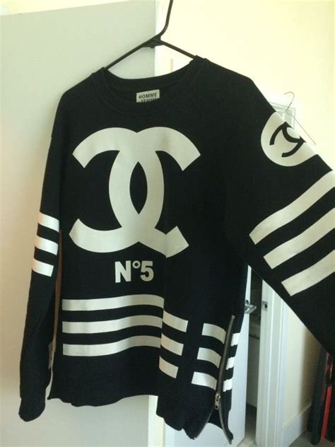 chanel no 5 crewneck